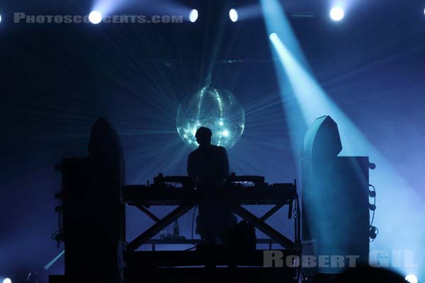 JAMIE XX - 2015-08-29 - SAINT CLOUD - Domaine National - Scene de l'Industrie - 